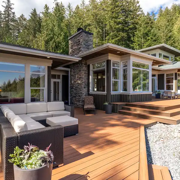 WEST COAST EXECUTIVE HOME