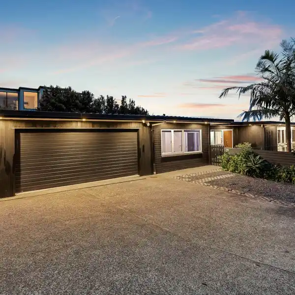 AN EXTRAORDINARY MAIRANGI BAY LIFESTYLE