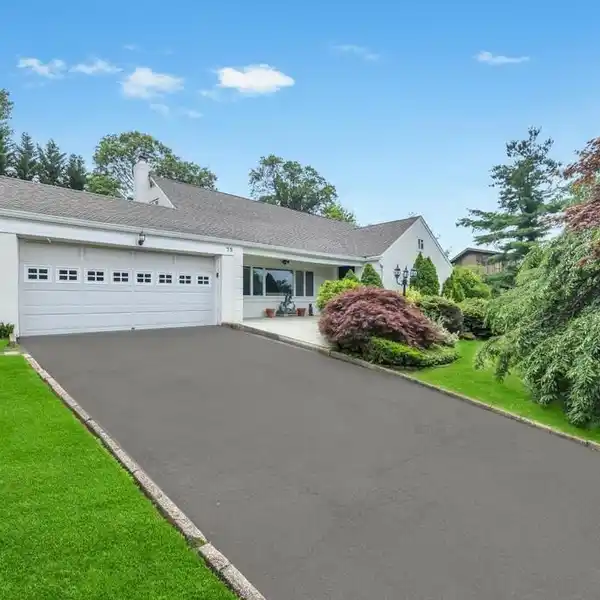 BEAUTIFUL EXPANDED RANCH IN SADDLE ROCK