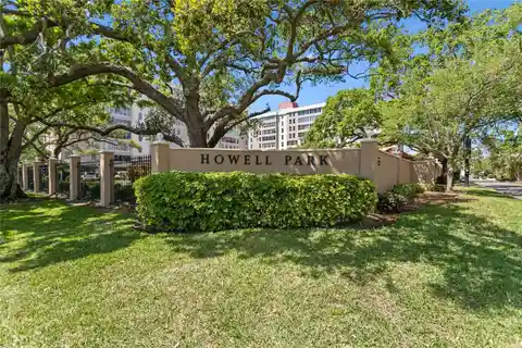 Spacious Penthouse in a Lovely Community