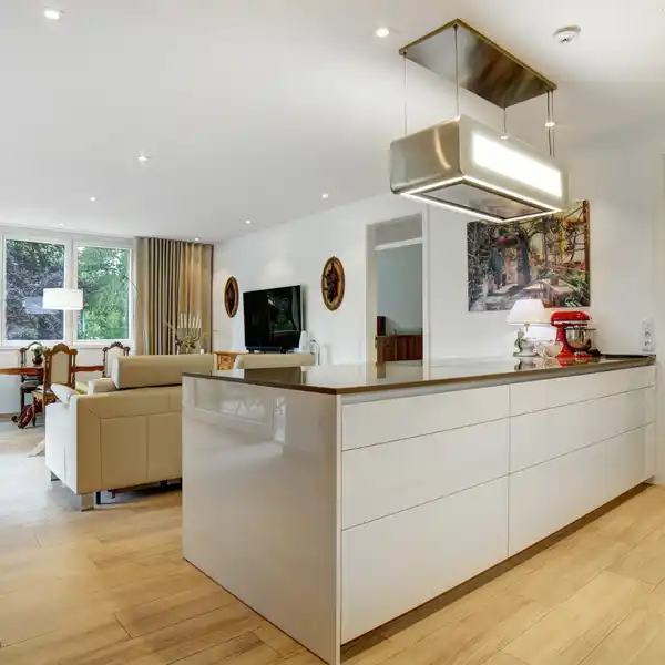EXCLUSIVE APARTMENT WITH A COVERED SOUTH-WEST-FACING BALCONY