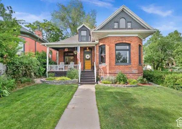 COMPLETELY REIMAGINED 1896 LOWER AVENUES MASTERPIECE
