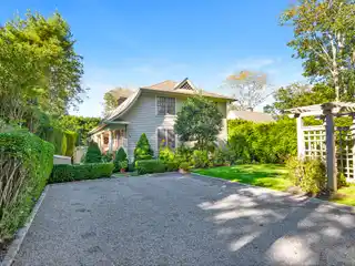 Lovely Renovated Rental in Convenient Location