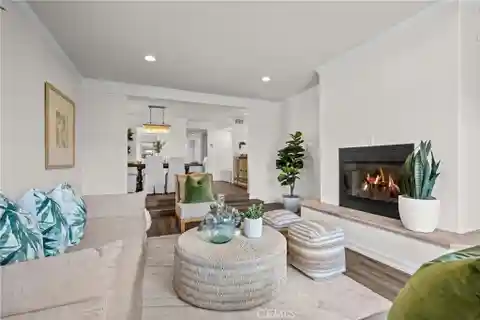 Remodeled End Unit in Coveted Lunada Bay