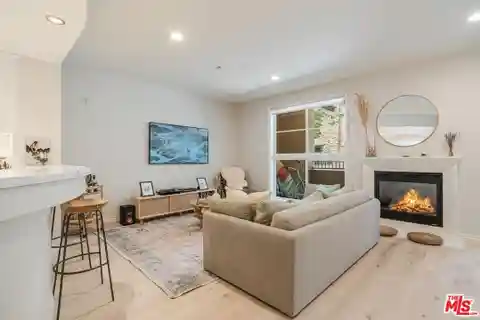 Renovated Retreat in Heart of Silicon Beach