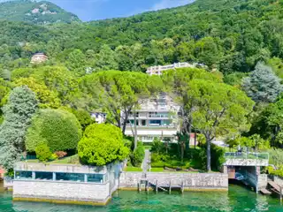 Serene Lakefront Living Close to City