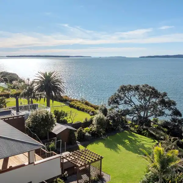 ULTIMATE WATERFRONT BI-LEVEL SANCTUARY