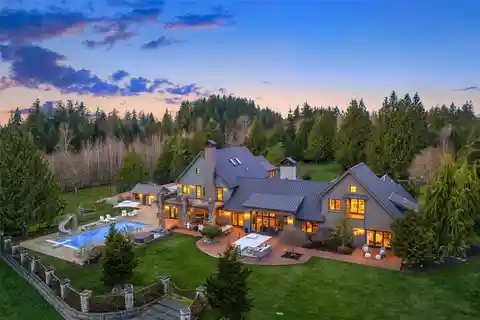 Unparalleled Resort-Style Private Estate