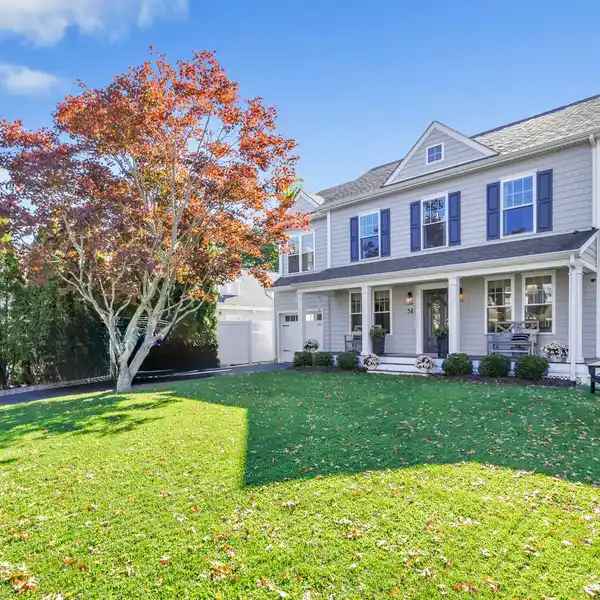 COASTAL CHARM MEETS MODERN MILFORD LIVING