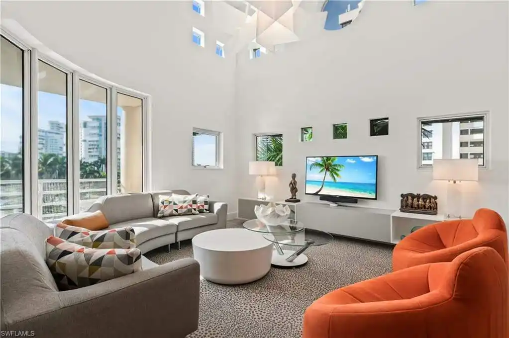 Contemporary Bay-front Masterpiece at the Tropics in the Heart of Park Shore