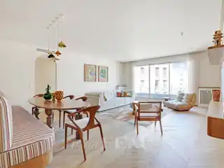 Stylish Fifth-Floor Retreat with Smart Upgrades