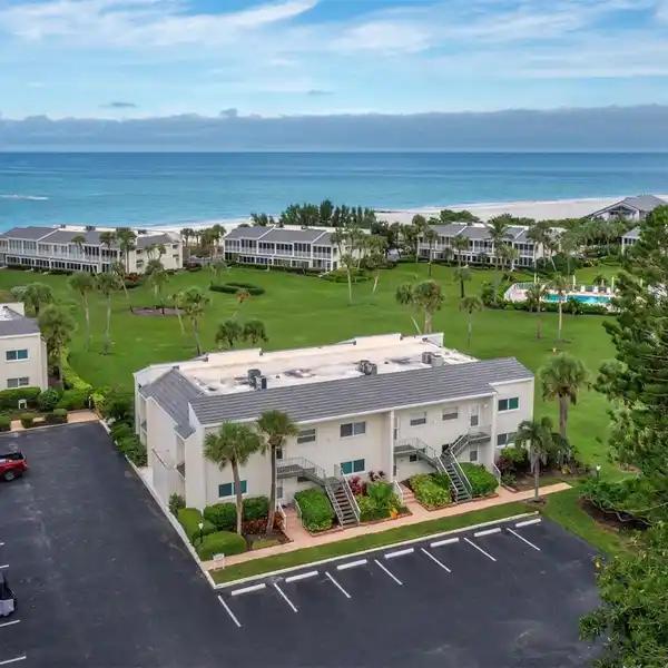 CHARMING GULF SIDE CONDO