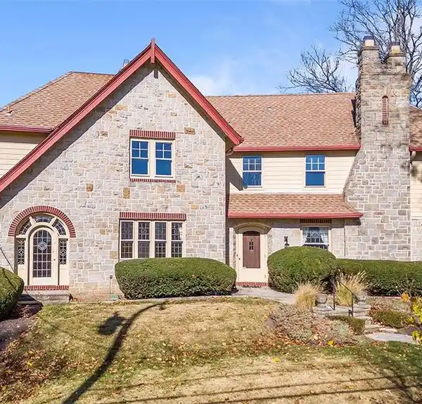 CLASSIC STONE TUDOR