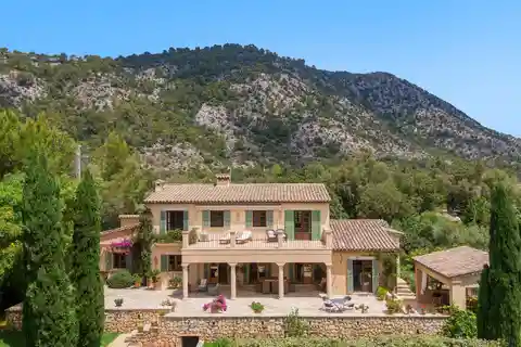 Fantastically Located Mediterranean Finca in the Picturesque Vall D'axartell