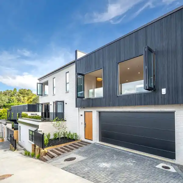 VERY VOGUE – LUXURY WITHIN REACH