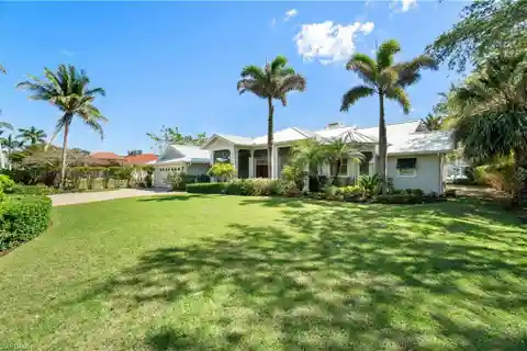 Stunning Waterfront Retreat in Seagate