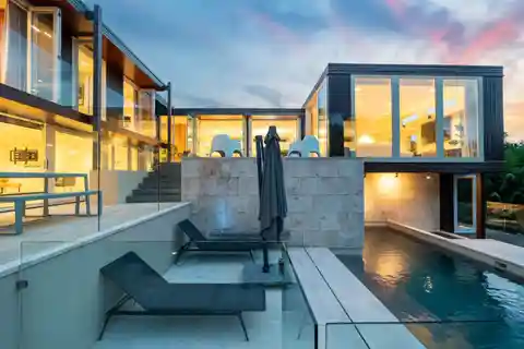 Refined Architectural Design on Expansive Grounds