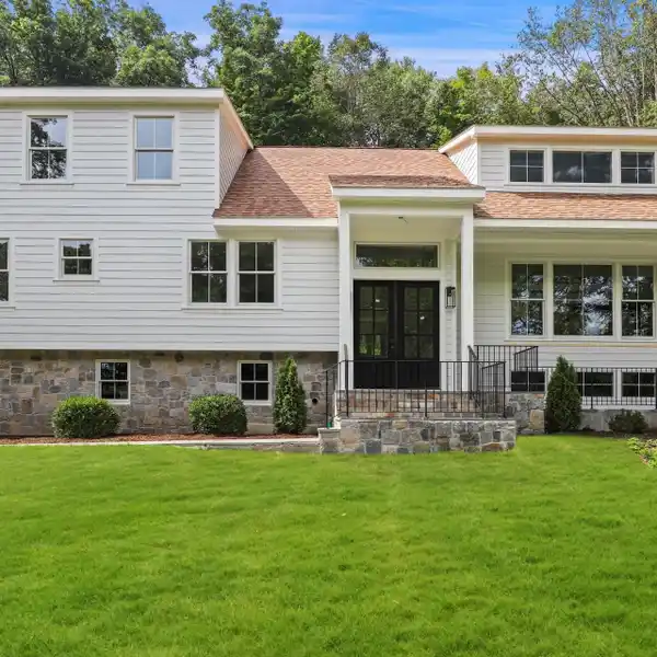 MODERN OPULENCE NESTLED ON A TREE-LINED STREET