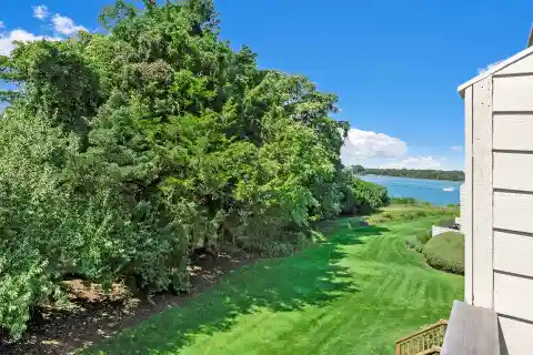 Renovated Waterfront Townhouse for Rent