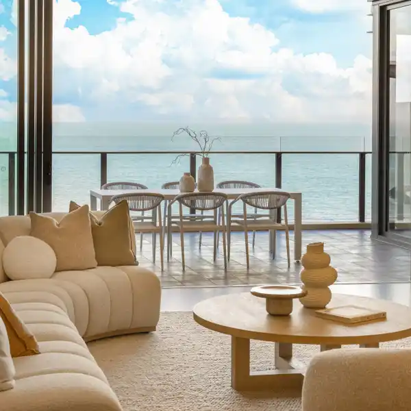 MAGNIFICENT APARTMENT OFFERING CAPTIVATING COASTAL VIEWS