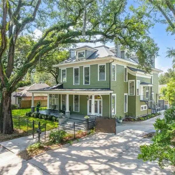 1913 ARCHITECTURAL JEWEL