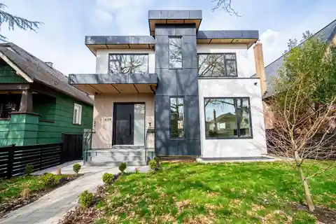 Brand New Extra-large Modern Home
