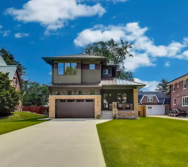 THOUGHTFULLY CRAFTED LUXURY HOME