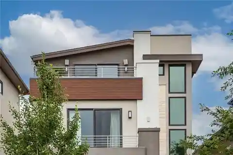 Luxurious Residence in Sought-After Boulevard One Lowry