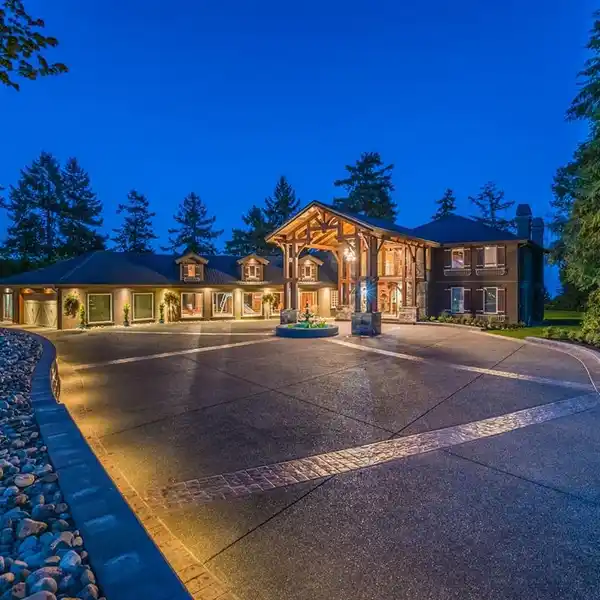 TRANQUIL WEST COAST-INSPIRED ESTATE