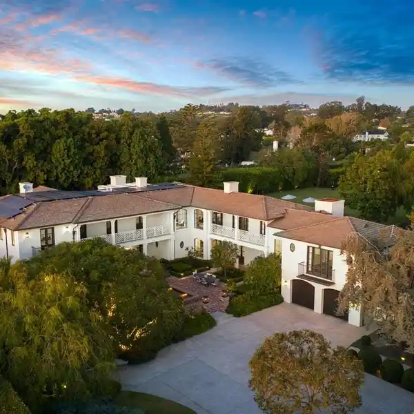 EXCEPTIONAL HOME BUILT TO THE HIGHEST STANDARDS