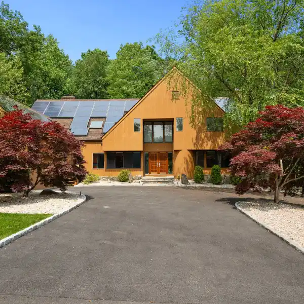 REFINED CONTEMPORARY RESIDENCE IN MORNINGSIDE