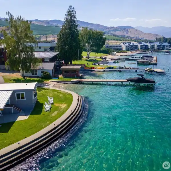 PREMIER WATERFRONT PROPERTY ON LAKE CHELAN