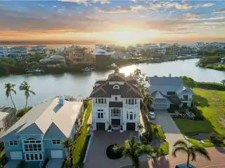 Beautiful Bay View Home in Premier Barefoot Beach