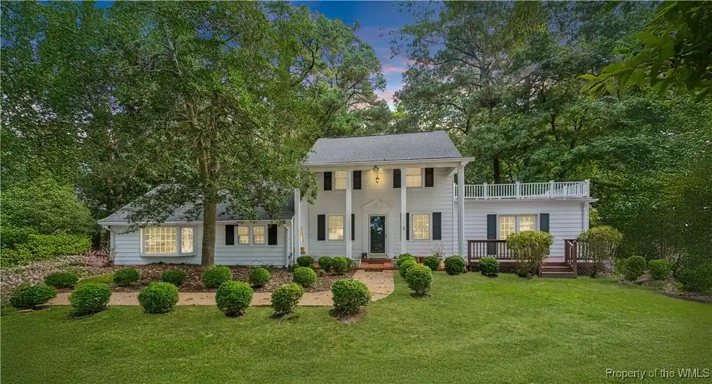 Private 11-acre Waterfront Retreat on the Warwick River