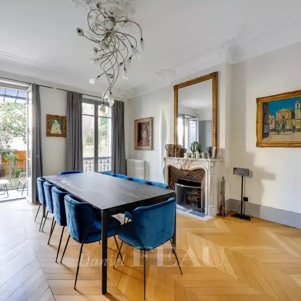 SPACIOUS PERIOD PROPERTY WITH MODERN COMFORTS