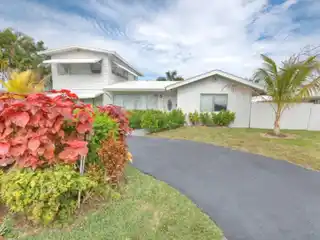Newly Remodeled Home Close to the Beach