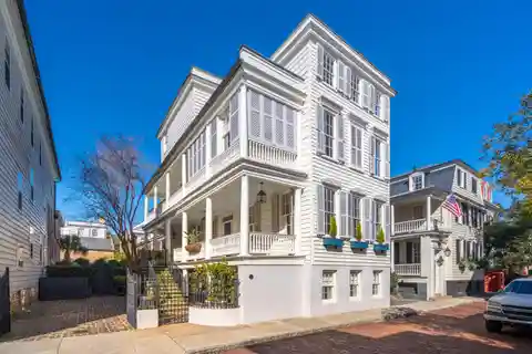 Recently Restored Post-revolutionary Home