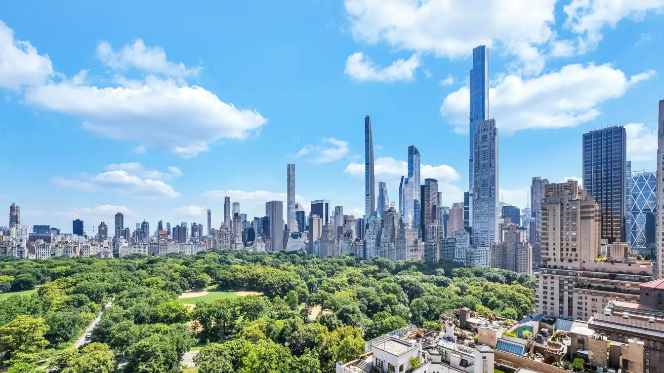 Spacious Corner Two Bedroom Apartment with Breathtaking Park Views