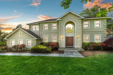 Stunning Home in Sought-after Lakeview Estates