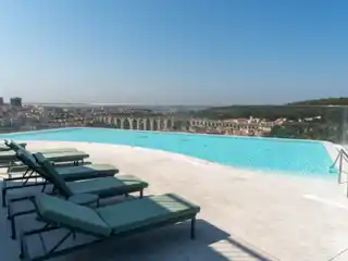 Contemporary Lisbon Residence with Terrace and Sunsets