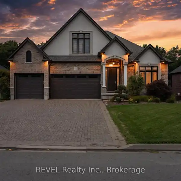 ARCHITECTURAL MASTERPIECE WITH PANORAMIC ESCARPMENT VIEWS