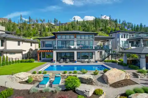 Spectacular Lakeview Home