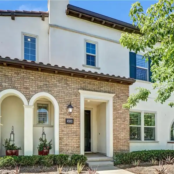 ELEGANT SANTA BARBARA MODEL WITH SOARING CEILINGS