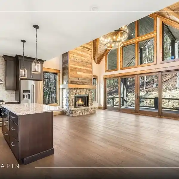 MOUNTAIN LIVING IN THE ESTEEMED CHINQUAPIN COMMUNITY
