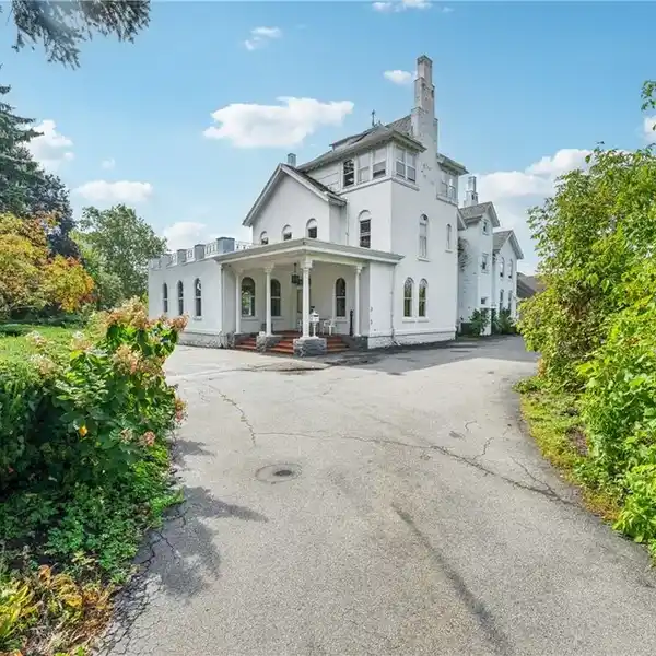 EXQUISITE MANSION WITH A RICH HISTORY