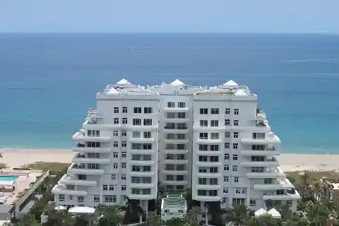 Custom Direct Oceanfront Residence at the Aragon