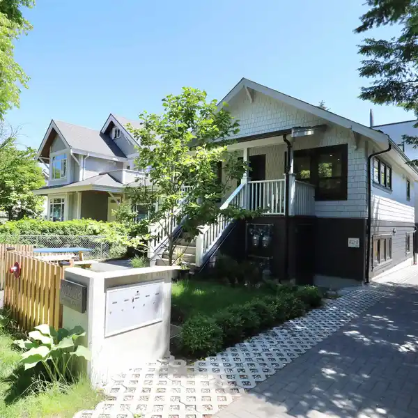 NEW HALF-DUPLEX IN THE CEDAR COTTAGE AREA