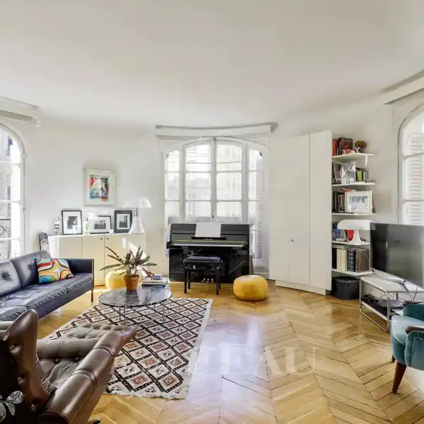 CORNER APARTMENT WITH PARISIAN FLAIR