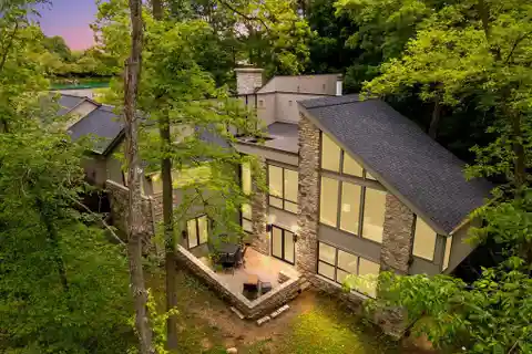 Architectural Masterpiece Inspired by Frank Lloyd Wright
