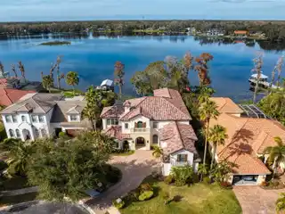 Rare Lakefront Home in Tampa, Fl